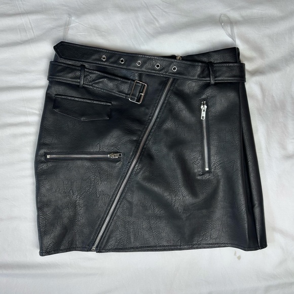 Fashion Nova Black Mini Skirt - Picture 1 of 5